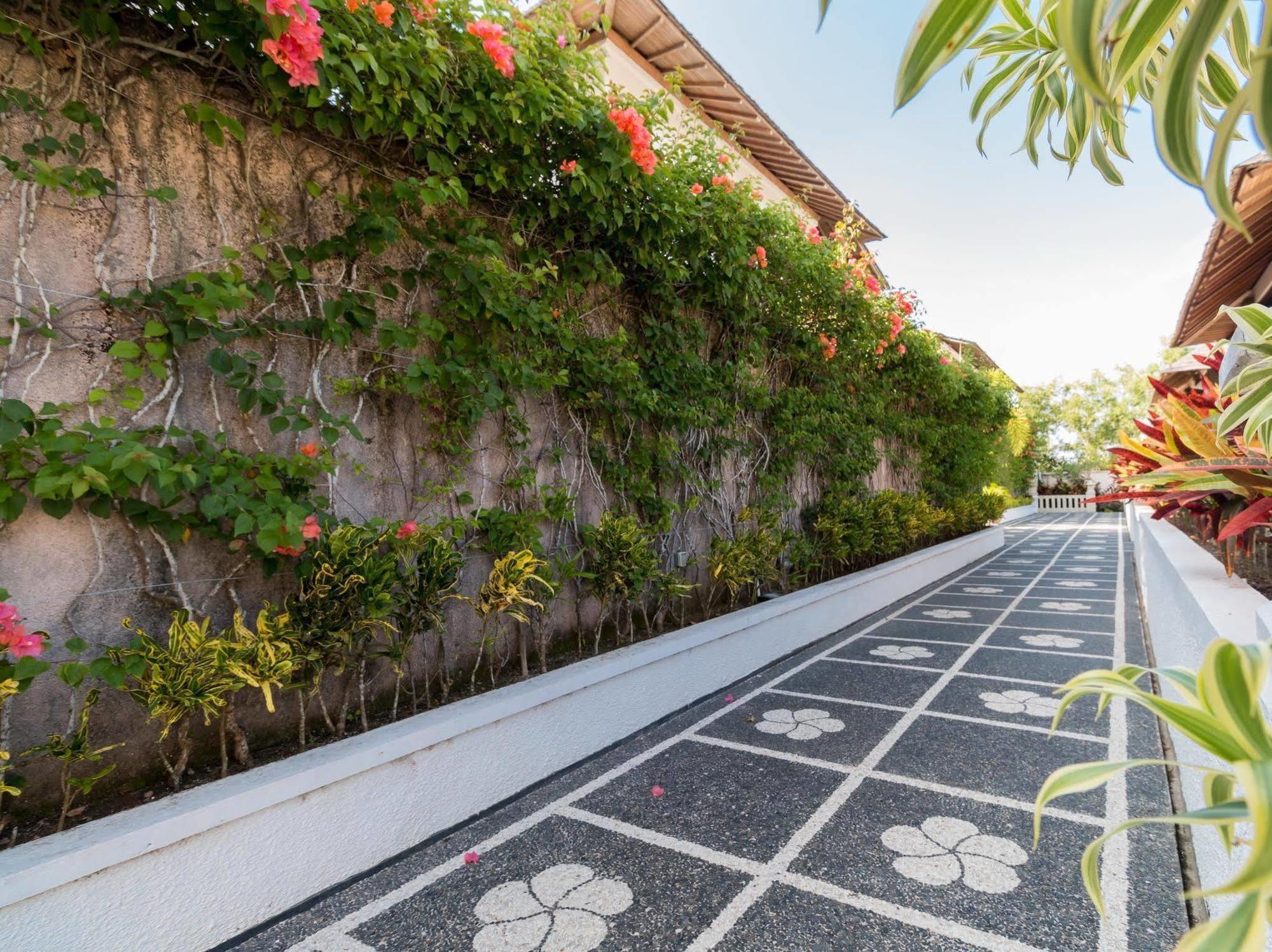 Airis Luxury Villas And Spa Uluwatu  Exterior photo